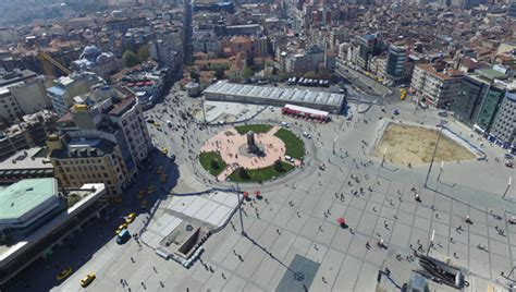 T­a­k­s­i­m­ ­M­e­y­d­a­n­ı­­n­ı­n­ ­s­o­n­ ­h­a­l­i­ ­h­a­v­a­d­a­n­ ­g­ö­r­ü­n­t­ü­l­e­n­d­i­
